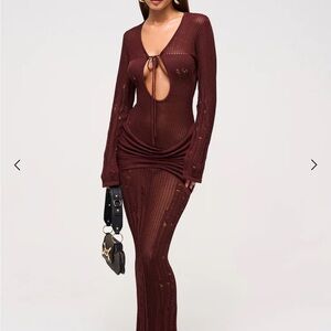 Elegant Burgundy Maxi Dress